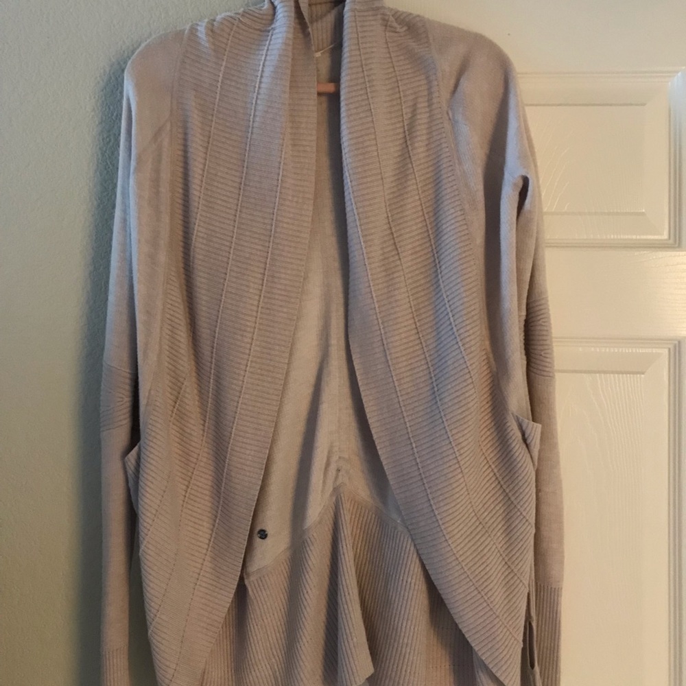 Lululemon light pink sweater